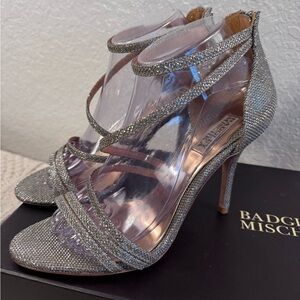 Badgley Mischka Landmark Platinum Glitter Strappy Heel Size 9 OG Box